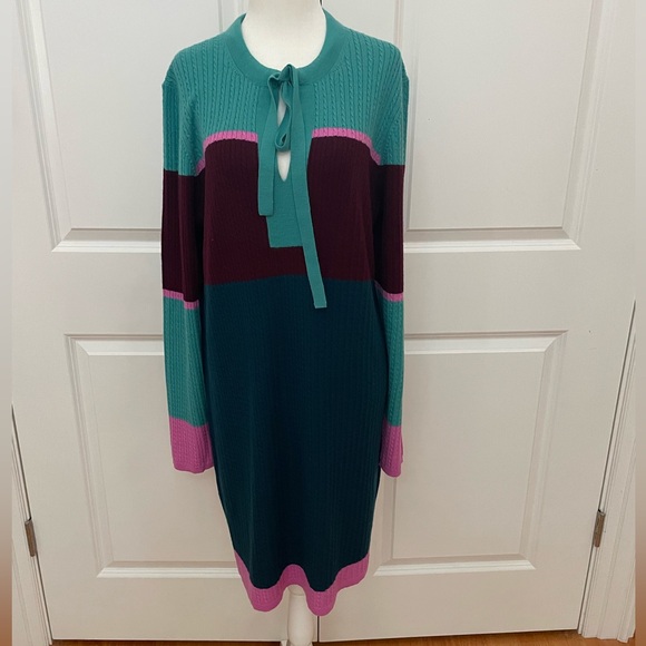 Sag Harbor 100% Merino Wool Dress from Trina Turk - Picture 4 of 9